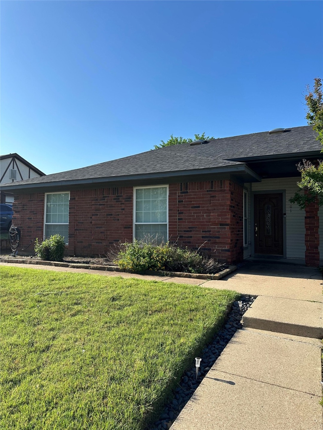 2401 Dalewood Ln, Bedford, TX 76022 - photo 1