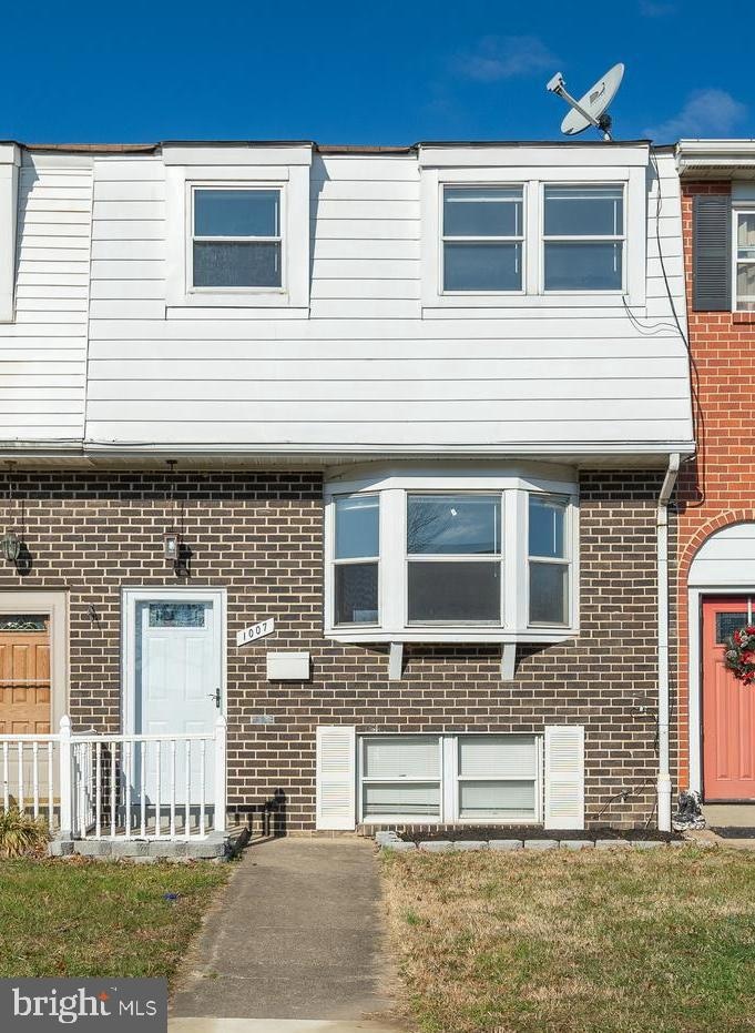 1007 Stormont Cir, Halethorpe, MD 21227 - photo 1
