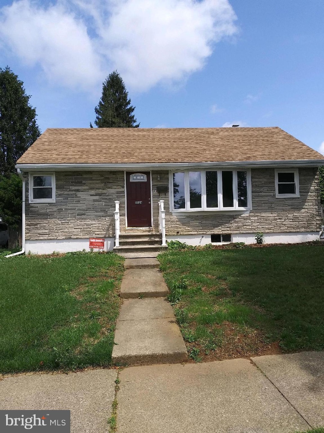 1528 Crestwood Rd, Bethlehem, PA 18018 - photo 1