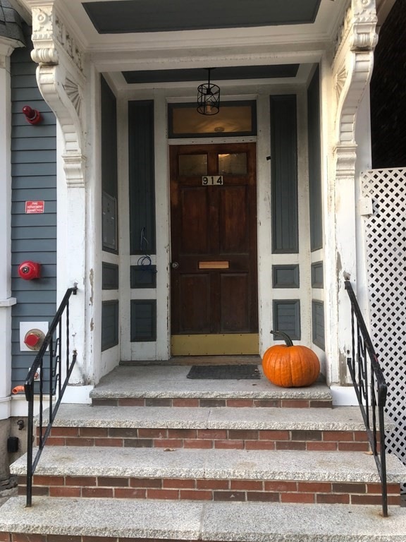 914 E Broadway unit 2, Boston, MA 02127 - photo 1