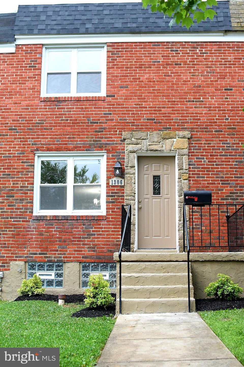 1306 Deanwood Rd, Parkville, MD 21234 - photo 1