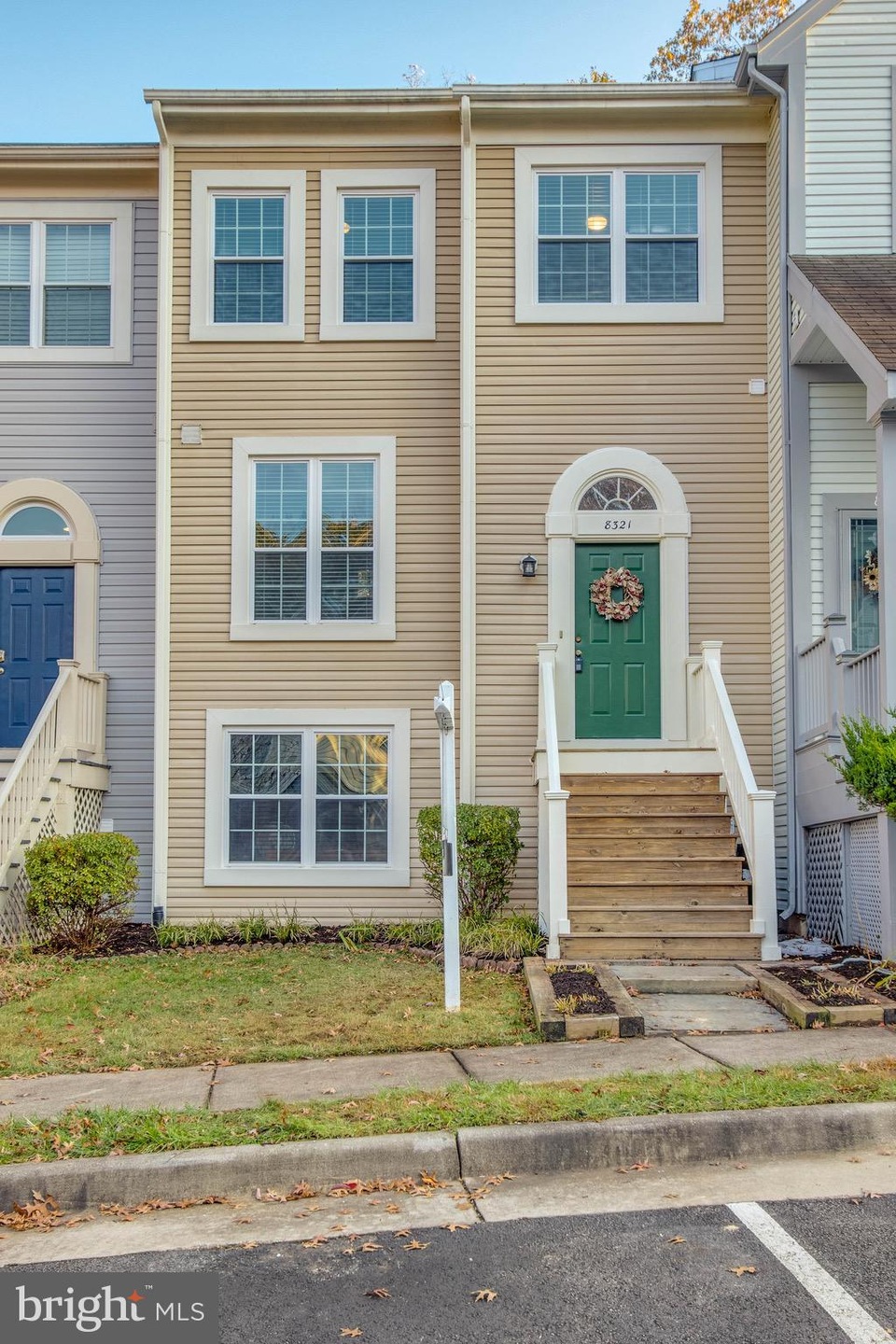 8321 Linden Oaks Ct, Lorton, VA 22079 - photo 1