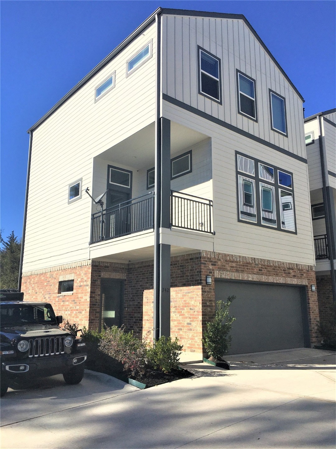 742 W Donovan St, Houston, TX 77091 - photo 1