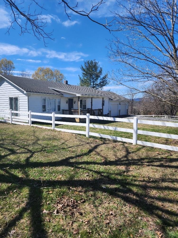 175 Beaumont Dr, Austinville, VA 24312