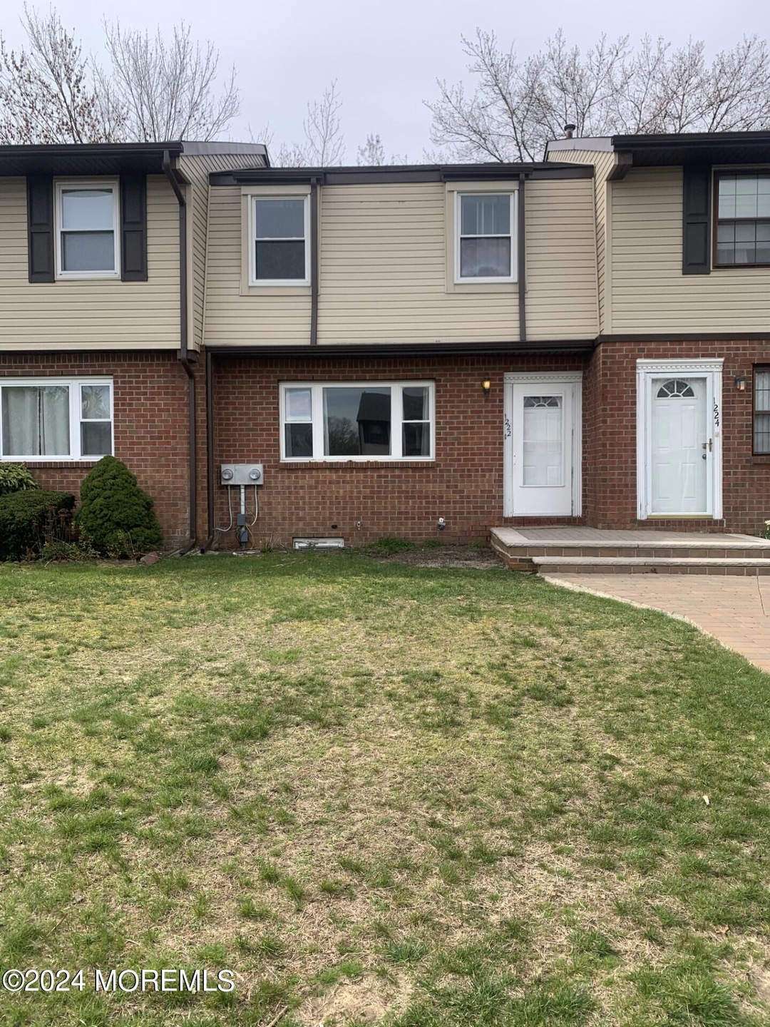 1222 baylis front