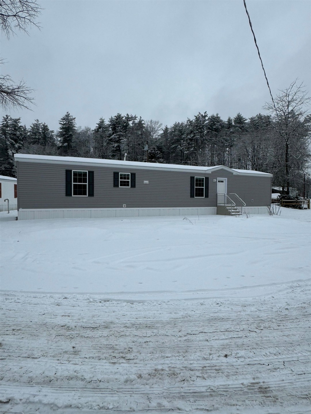 32 Gateway Dr, Hinsdale, NH 03451 - photo 1