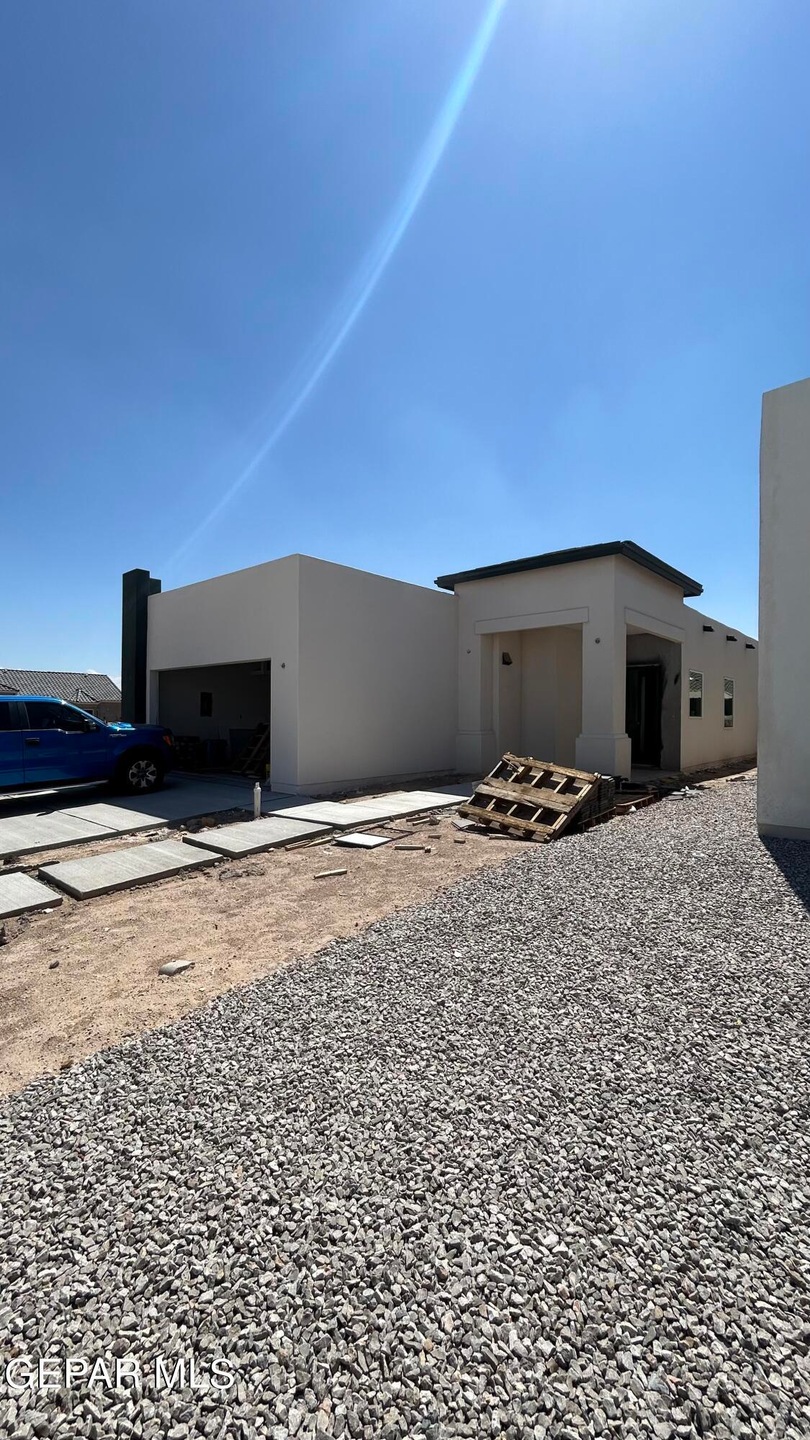 645 Paseo Modesto Dr, Horizon City, TX 79928 - photo 1