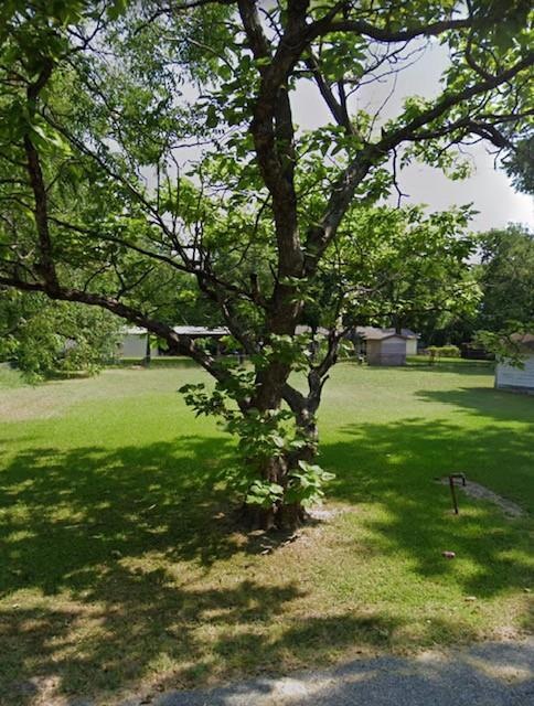 907 E 10th St, Bonham, TX 75418 - photo 1