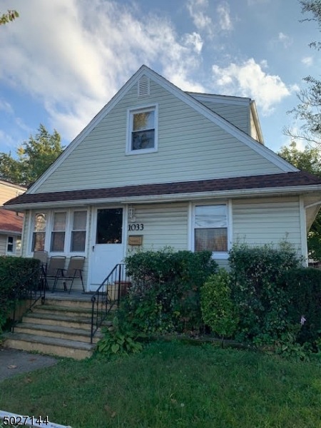 1033 Chandler Ave, Linden, NJ 07036 - photo 1