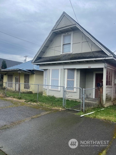 620 Duryea St, Raymond, WA 98577 - photo 1