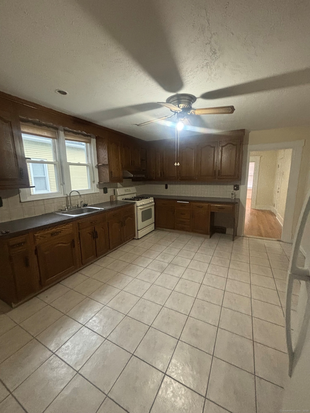 85 S Burritt St unit 3, New Britain, CT 06052 - photo 1