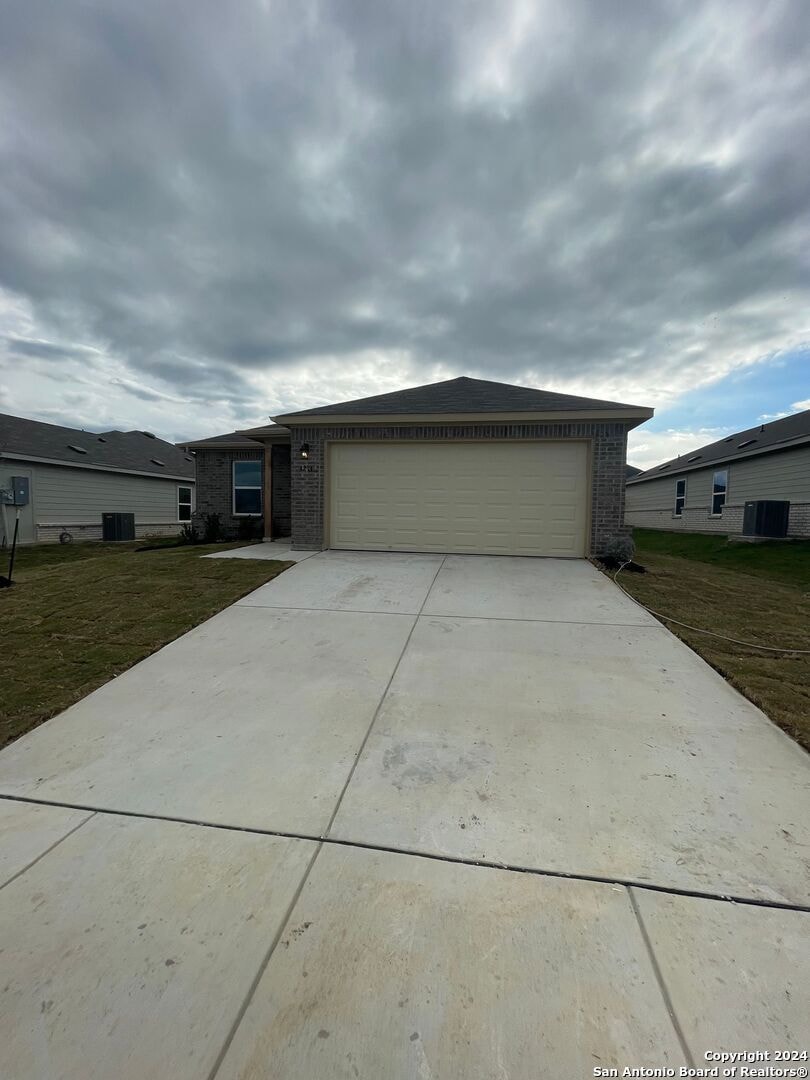 For Rent $1,660/month