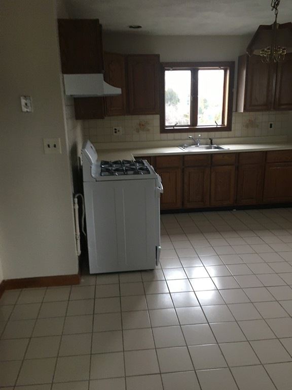 23 Heath St unit 2, Somerville, MA 02145 - photo 1