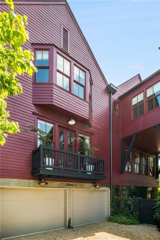 Front View of 2064 Telfair Circle NE