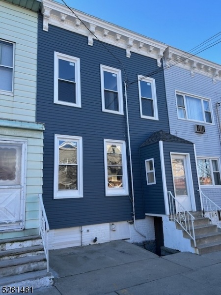 Sold $435,000 • Co-Listing Agent