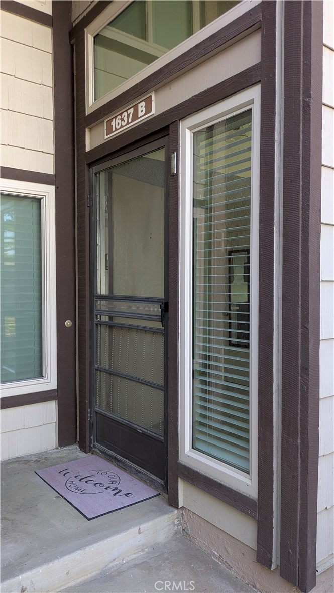 1637 English Place unit B, Corona, CA 92879 - photo 1