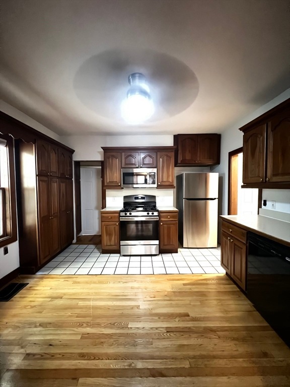 6 Antrim St unit 1, Cambridge, MA 02139 - photo 1