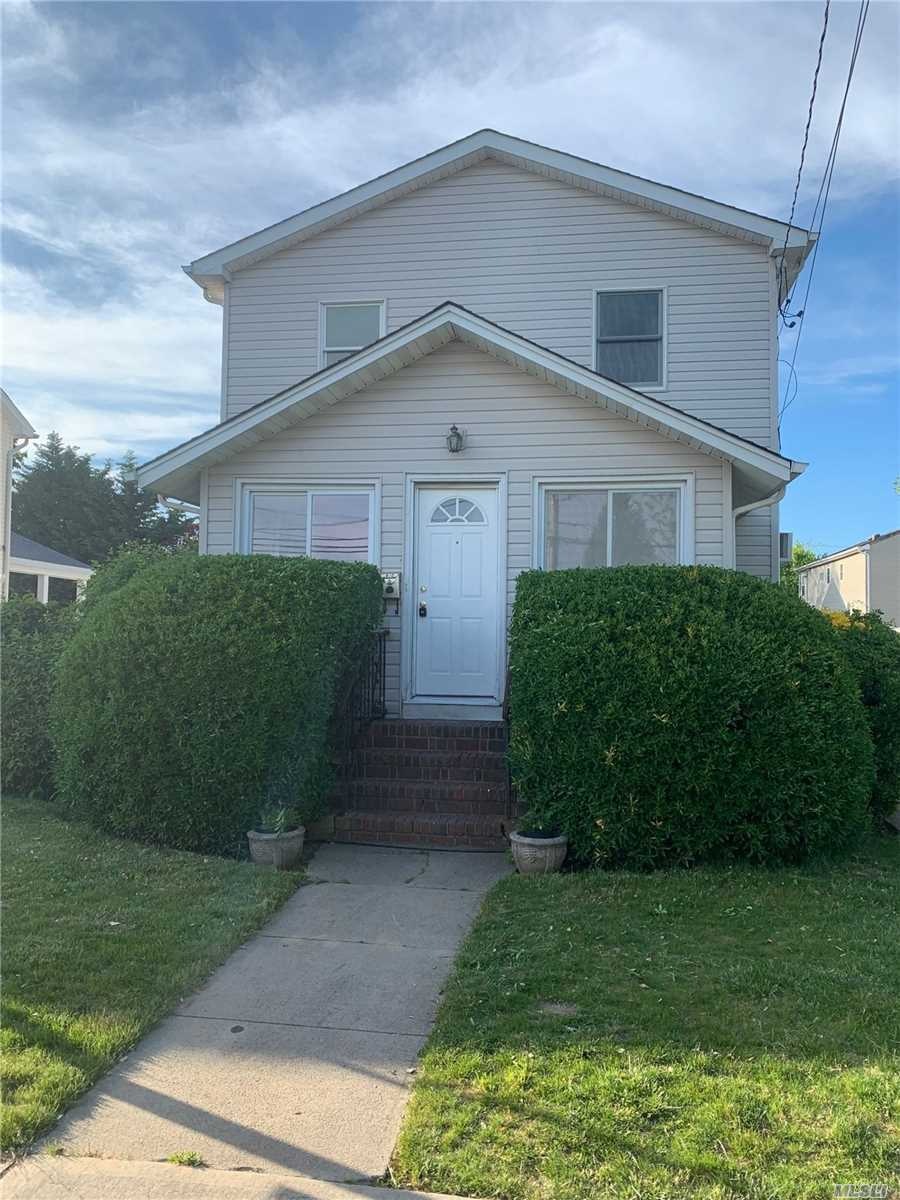 810 Nassau St, Bellmore, NY 11710 - photo 1