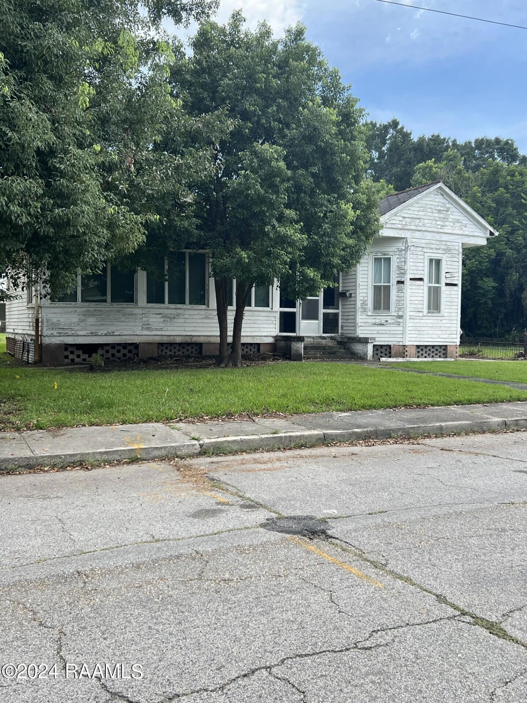 621 Julia St., New Iberia front house