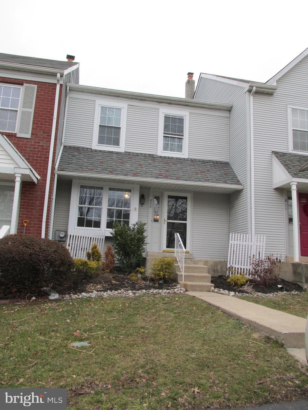 809 Treetop Ln, Norristown, PA 19403 - photo 1