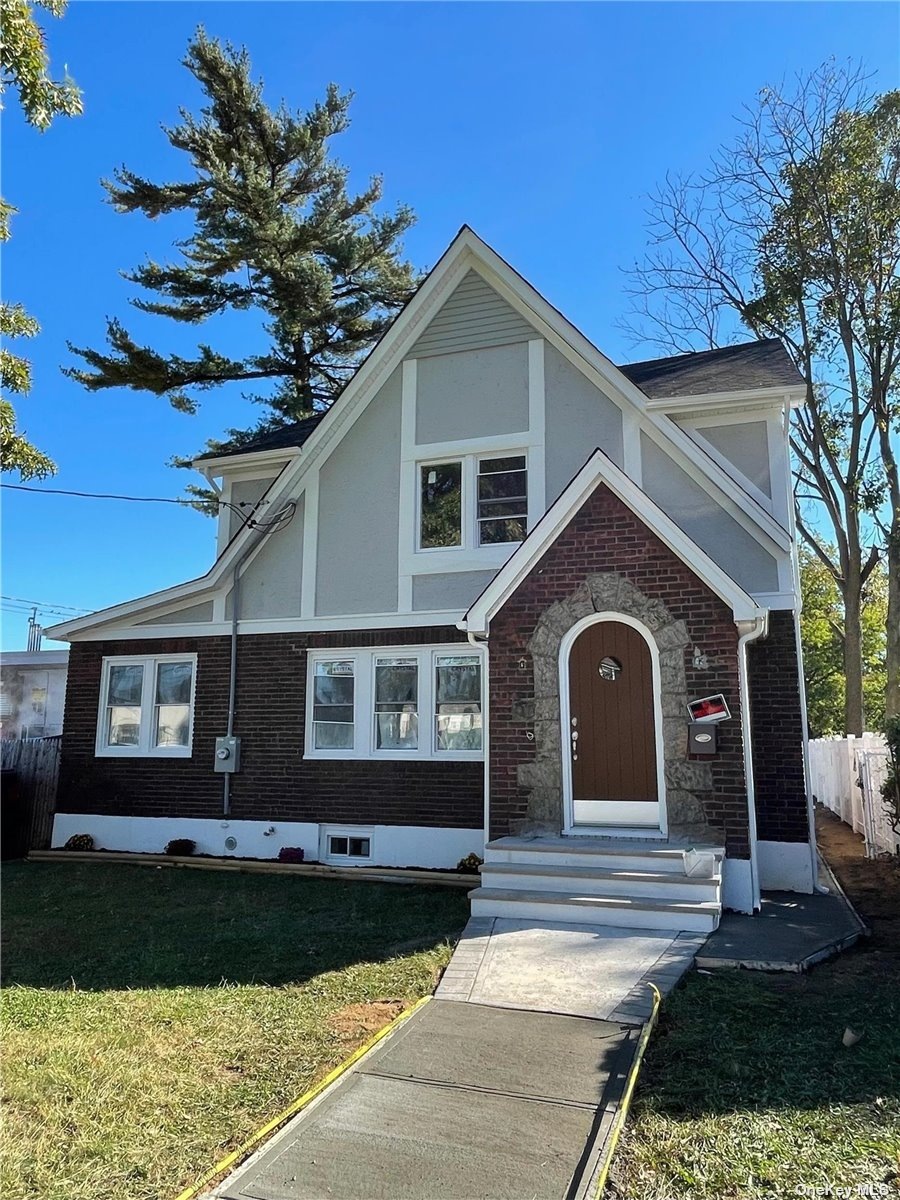 11 Lee St, Roosevelt, NY 11575 - photo 1