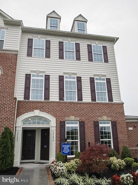 24688 Hutchinson Farm Dr, Sterling, VA 20166 - photo 1