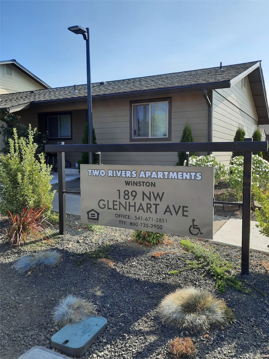 189 NW Glenhart Ave, Winston, OR 97496 - photo 1