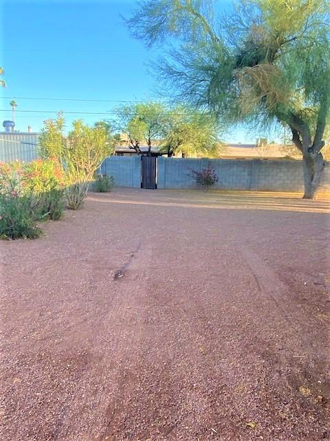 OSAGE BACK YARD ALLEY GATE