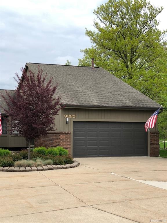 9885 Hawthorne Glen.JPG