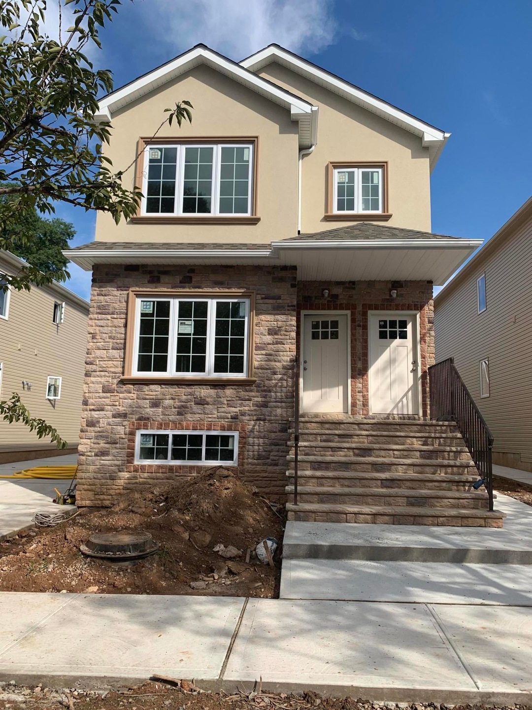 445 Deisius St front