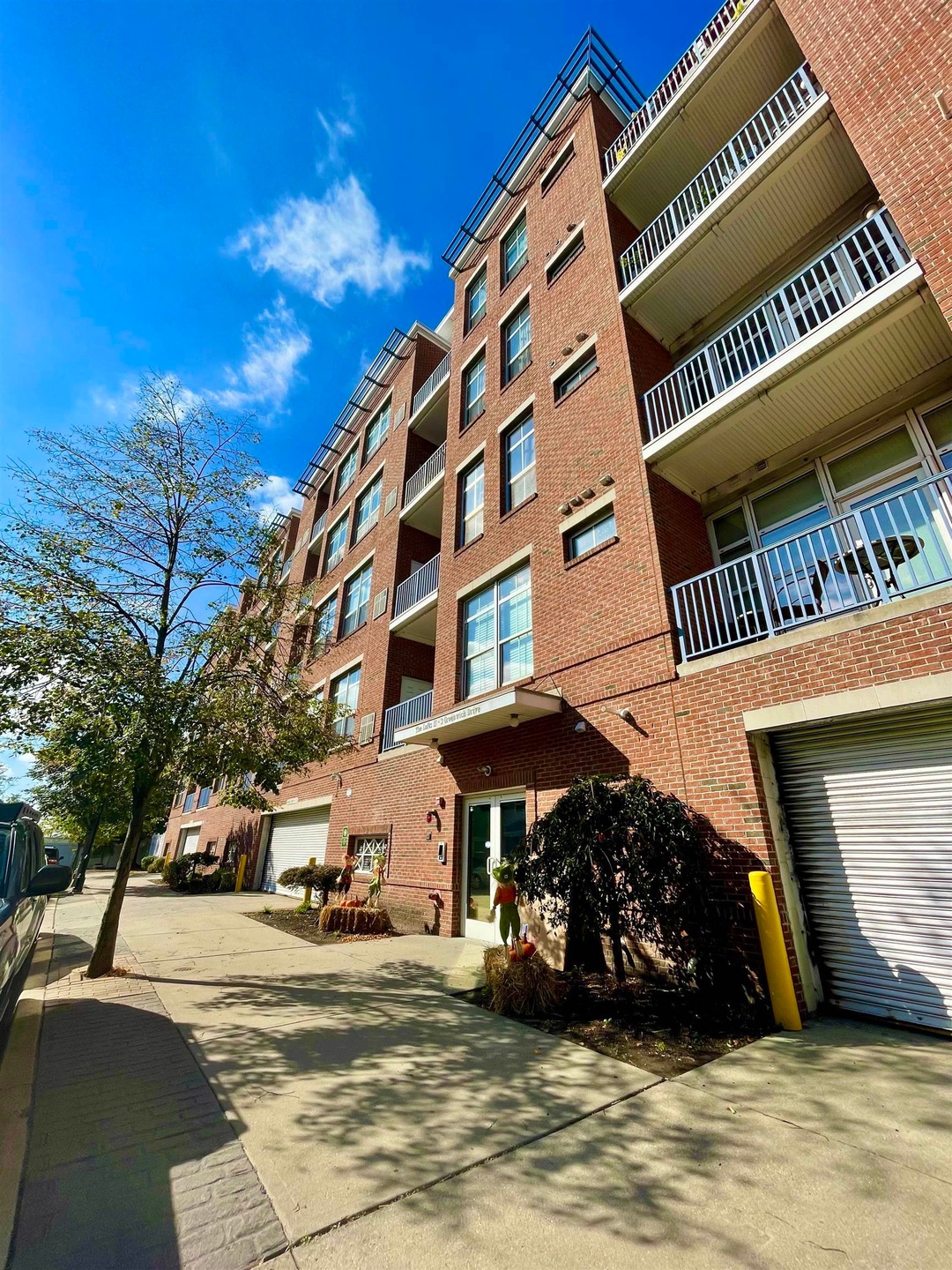 3 Greenwich Dr unit 108, Jersey City, NJ 07305 - photo 1