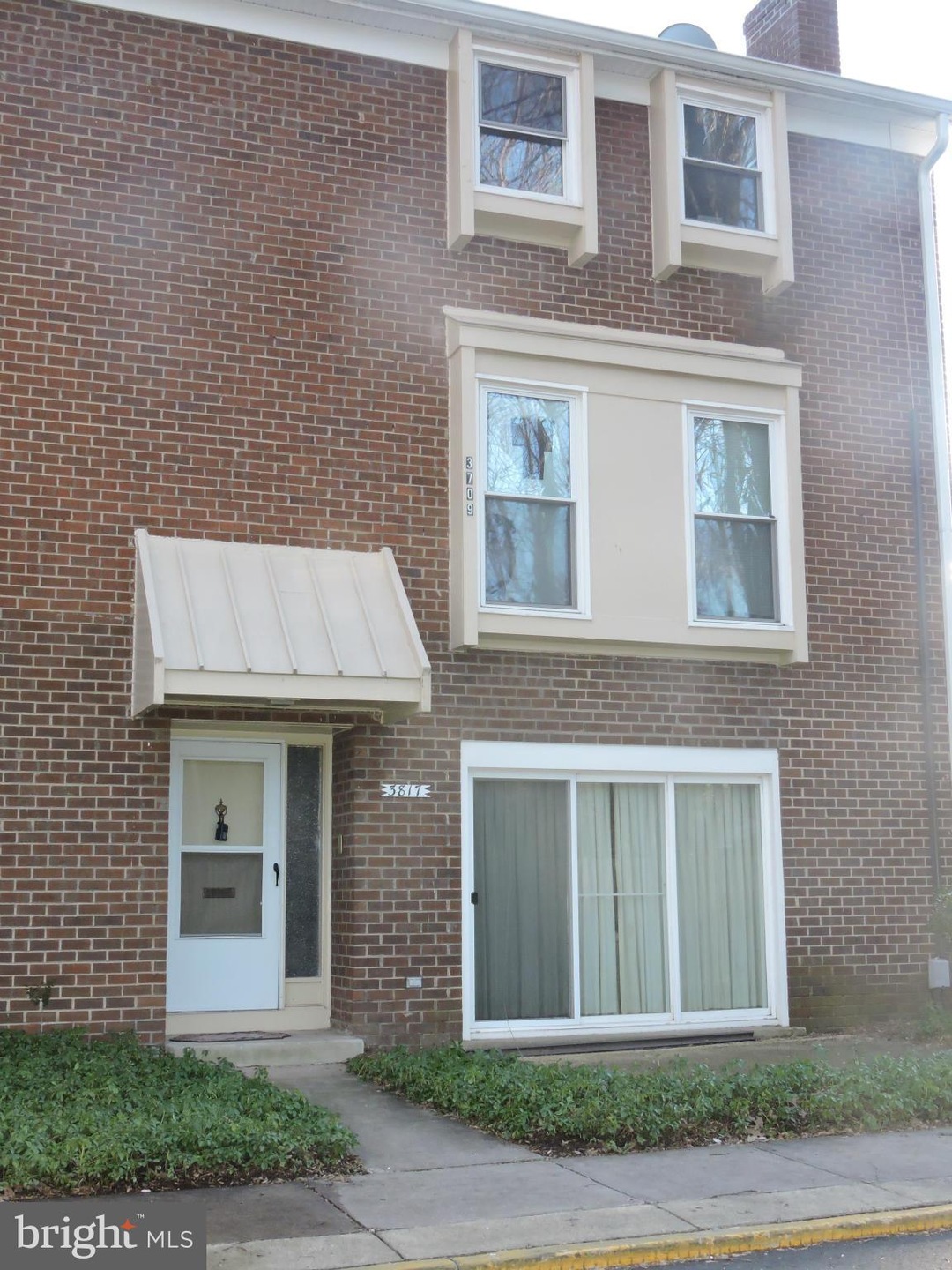 3817 Persimmon Cir unit 3817, Fairfax, VA 22031 - photo 1