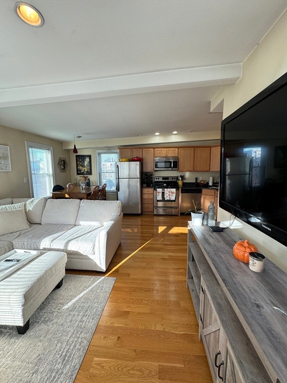 157 M St unit 3, Boston, MA 02127 - photo 1