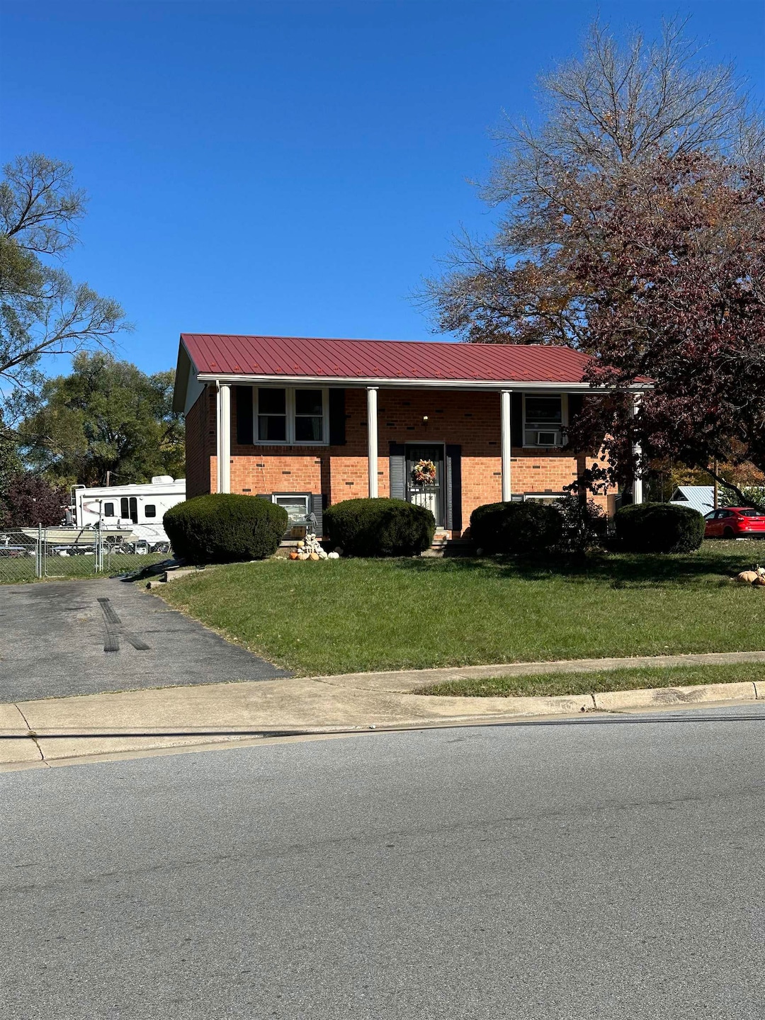 Pending $260,500 • Co-Listing Agent