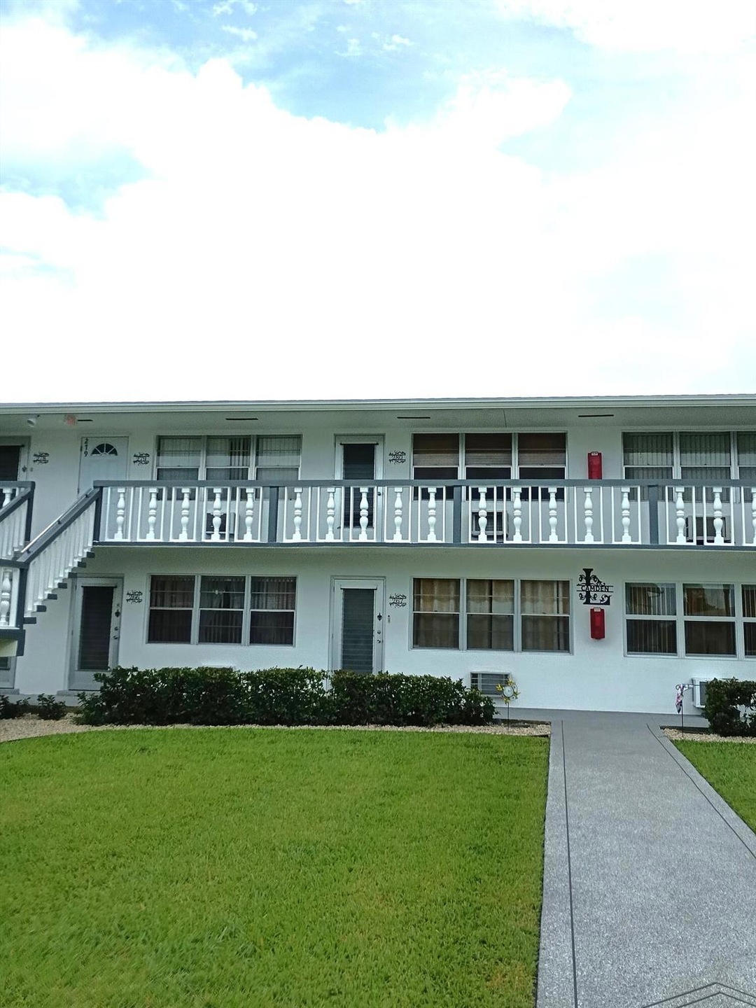 279 Camden L, West Palm Beach, FL 33417 - photo 1