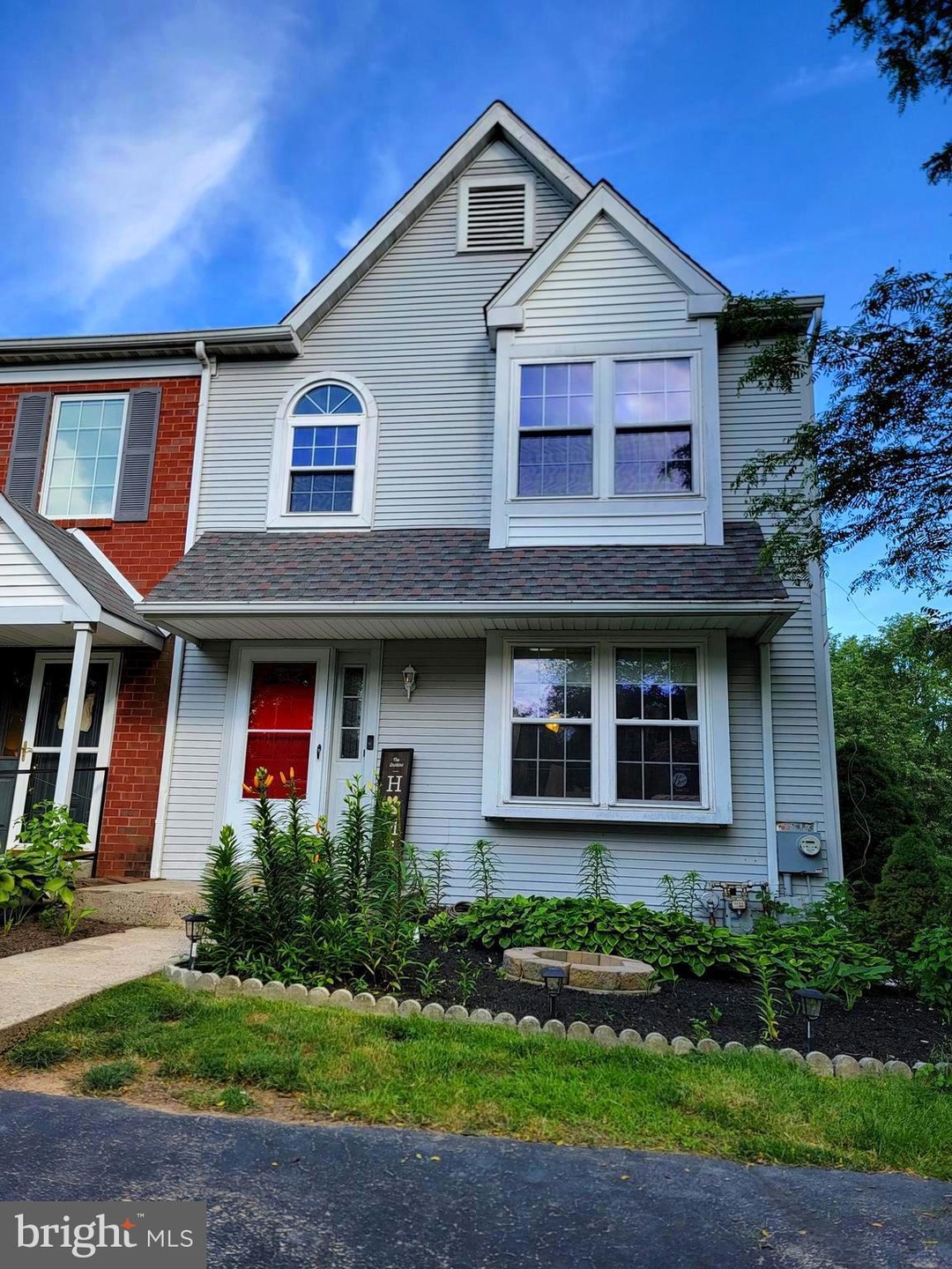 602 Greentree Ln, Norristown, PA 19403 - photo 1