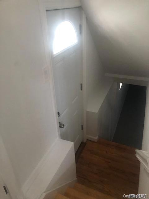 158-26 75th Rd, Flushing, NY 11366 - photo 1