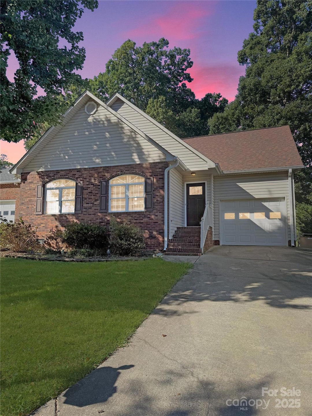 For Sale $285,000 • Co-Listing Agent