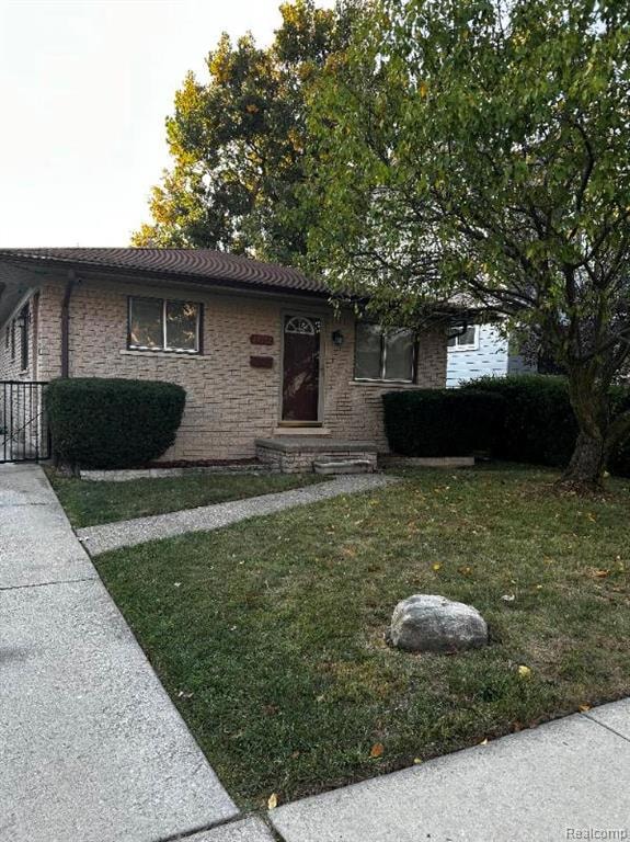 22505 Rein Ave, Eastpointe, MI 48021 - photo 1