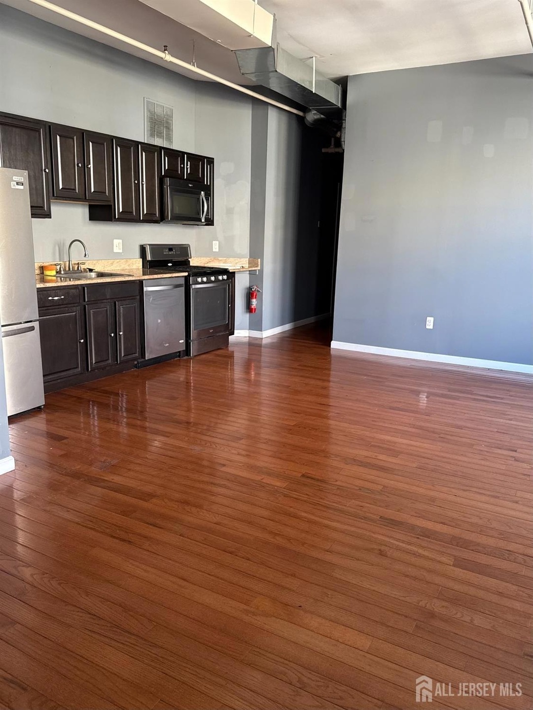 7 Division St, Somerville, NJ 08876 - photo 1