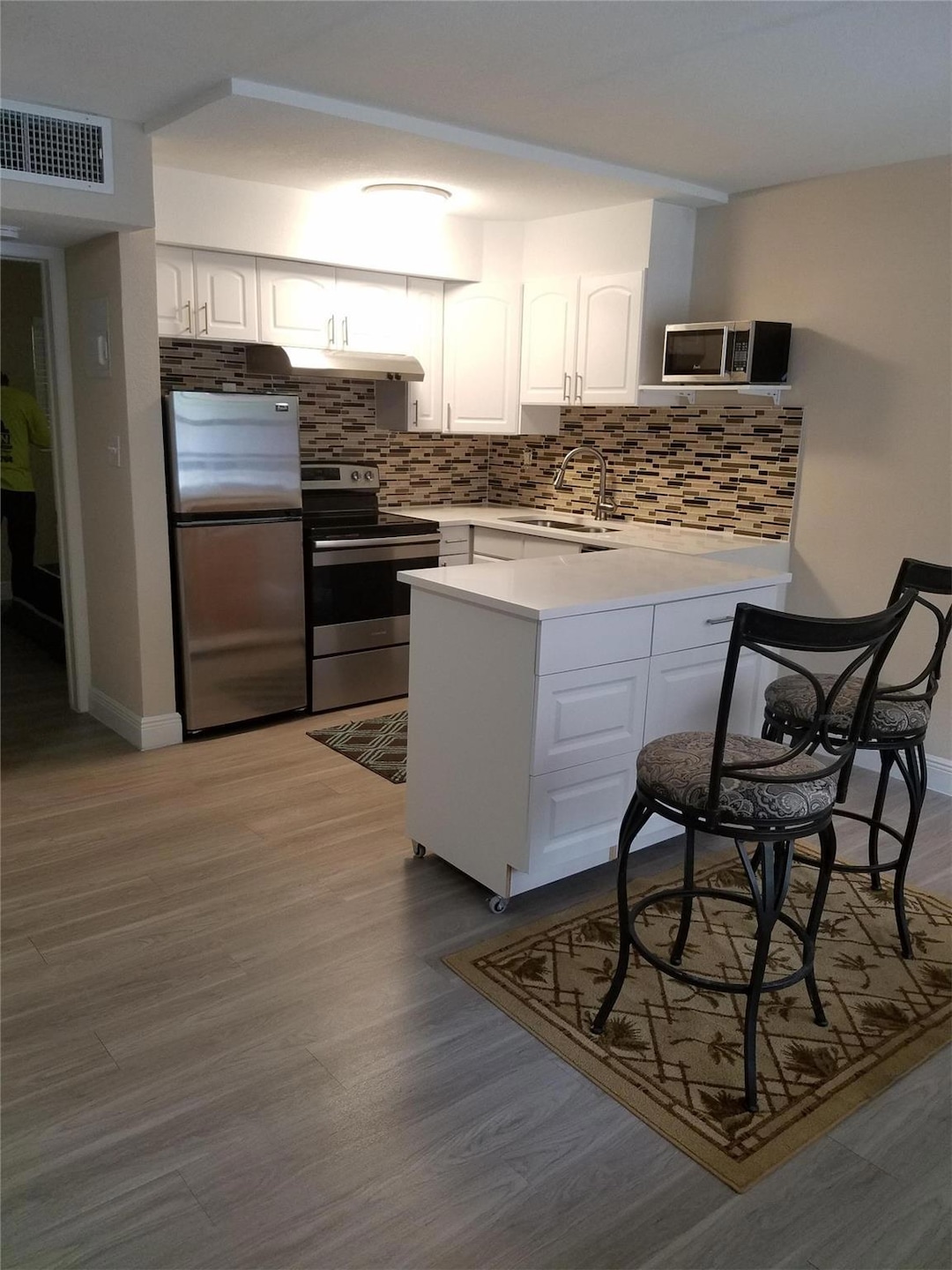 1020 NE 17th Way unit 3, Fort Lauderdale, FL 33304 - photo 1