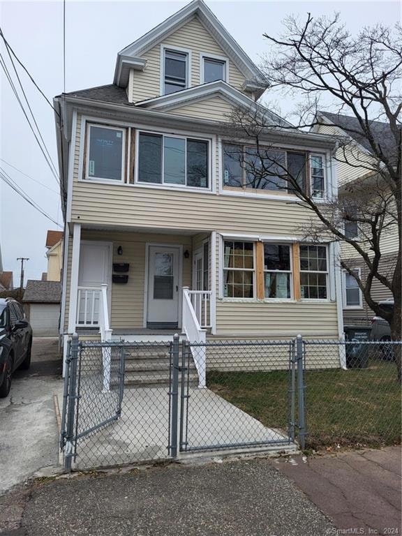 191 Parrott Ave unit 3rd, Bridgeport, CT 06606 - photo 1