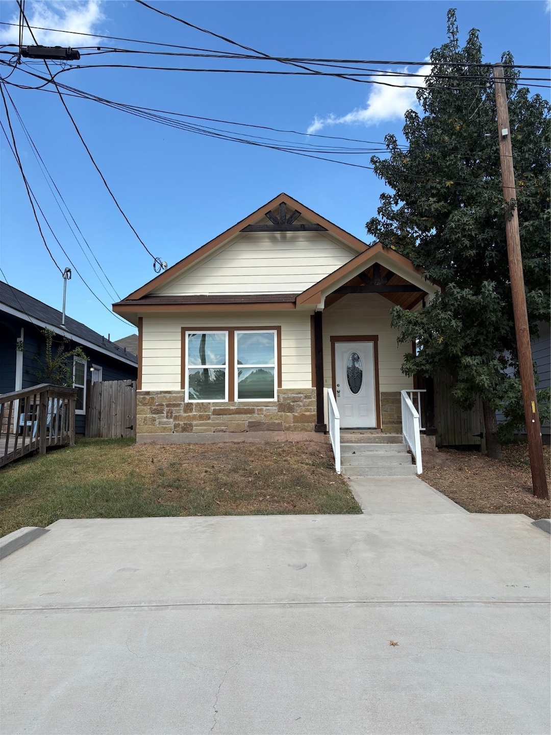 For Rent $1,250/month