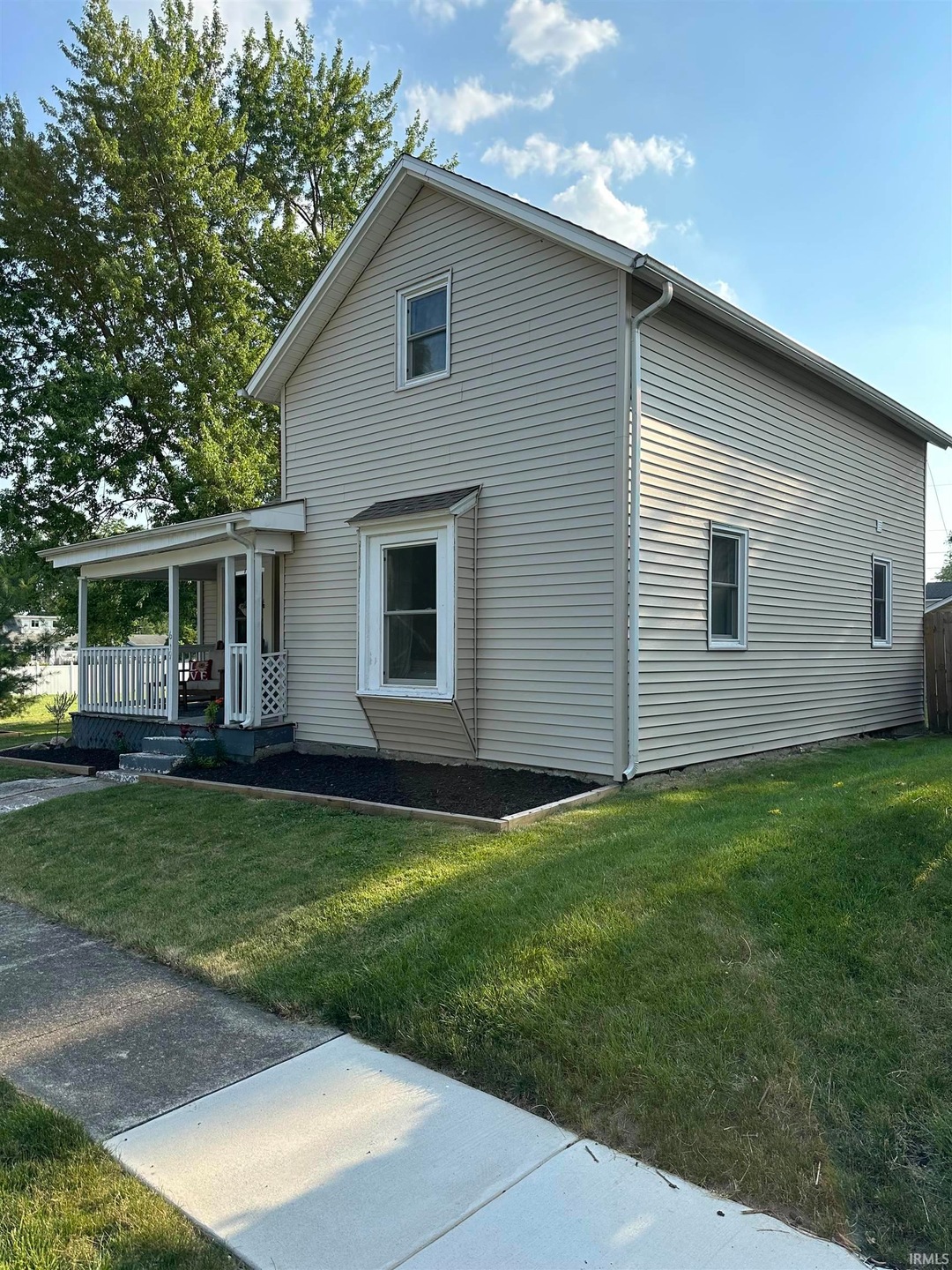619 Douglas St, Auburn, IN 46706 - photo 1