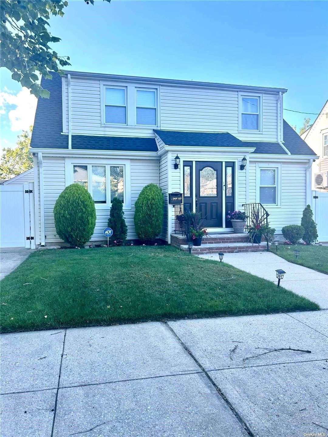 20107 23rd Ave unit 2, Bayside, NY 11360 - photo 1