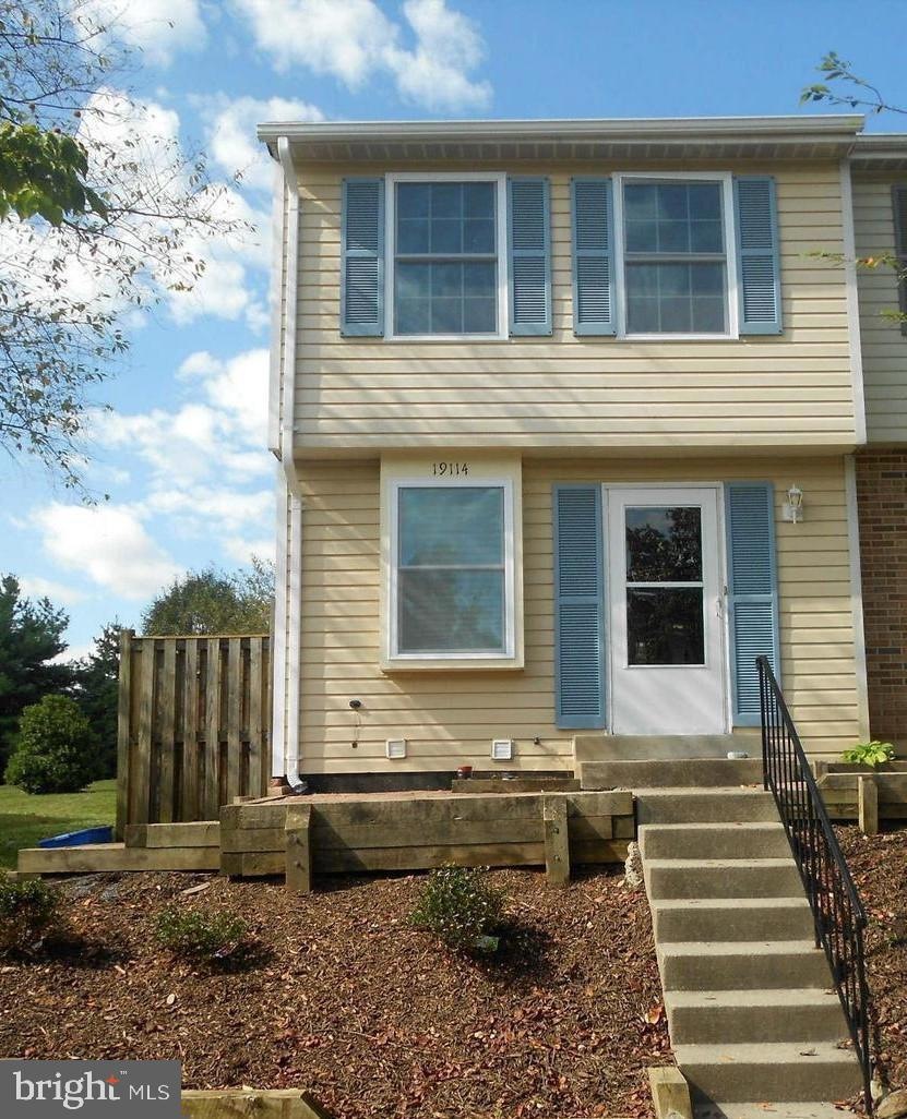 19114 Willow Spring Dr, Germantown, MD 20874 - photo 1