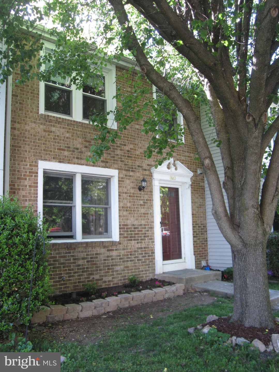 8665 Rising Creek Ct, Springfield, VA 22153 - photo 1