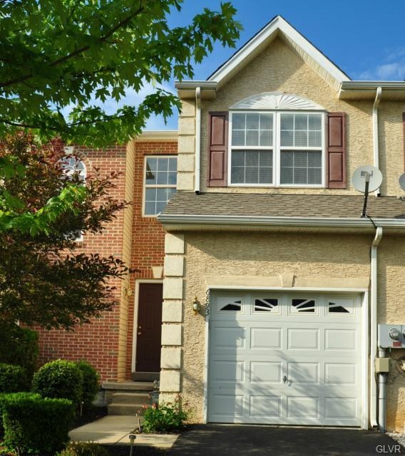 6893 Hunt Dr, Macungie, PA 18062 - photo 1