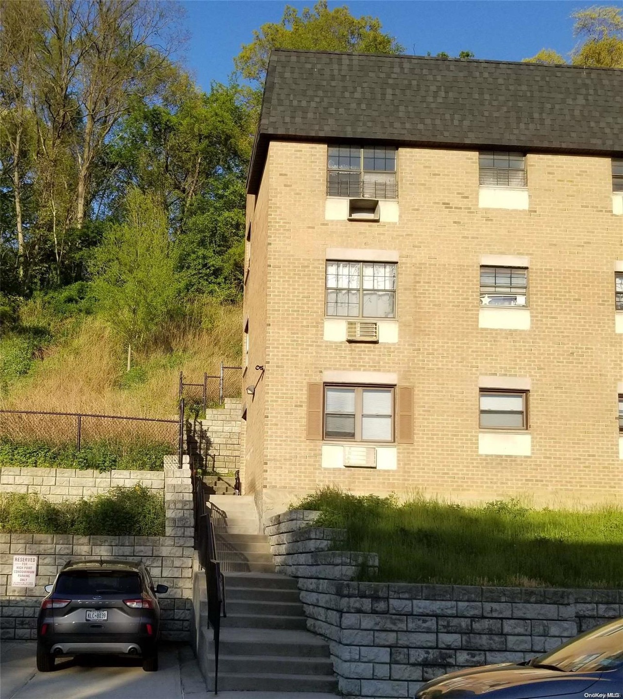 69-25 242nd St unit 20A, Little Neck, NY 11362 - photo 1