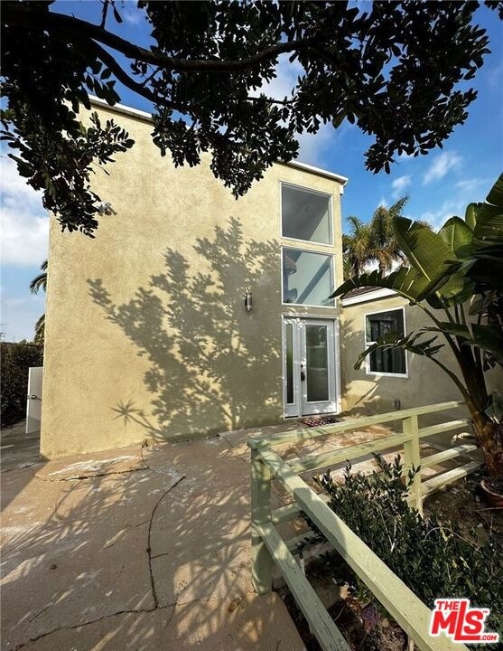 665 W Palm Ave, El Segundo, CA 90245 - photo 1